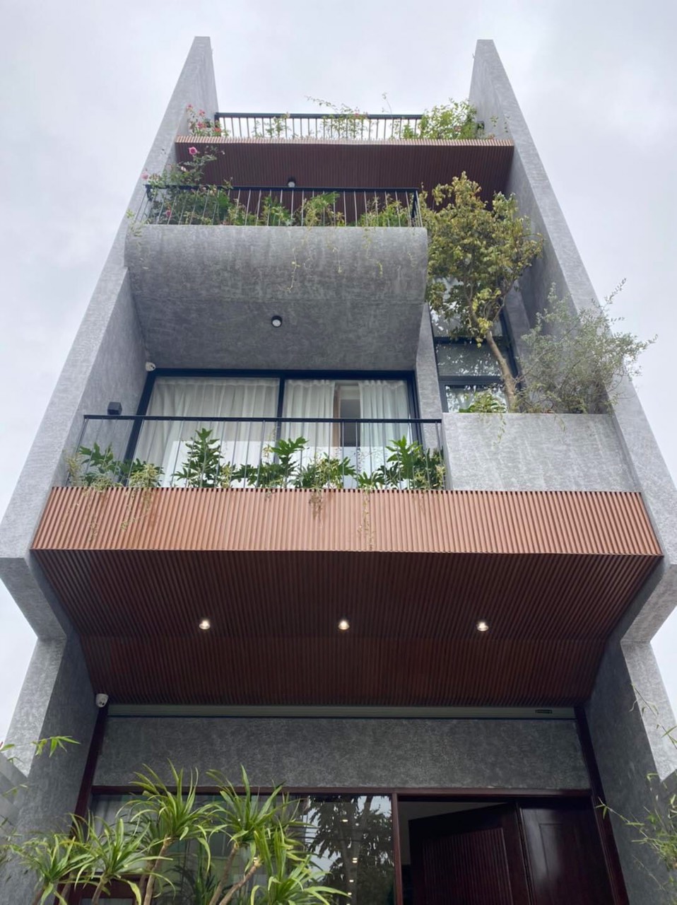 xây nhà 3 tầng 100m2 hết bao nhiêu tiền