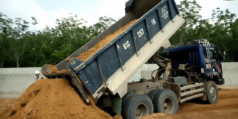 Xây nhà đổ nền nhà bằng cát hay đất